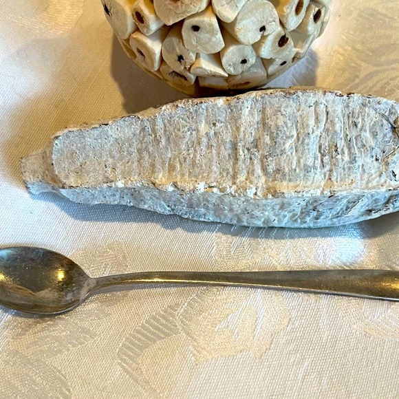 Lunt Sterling 5 1/4” spoon - Picture 3 of 3